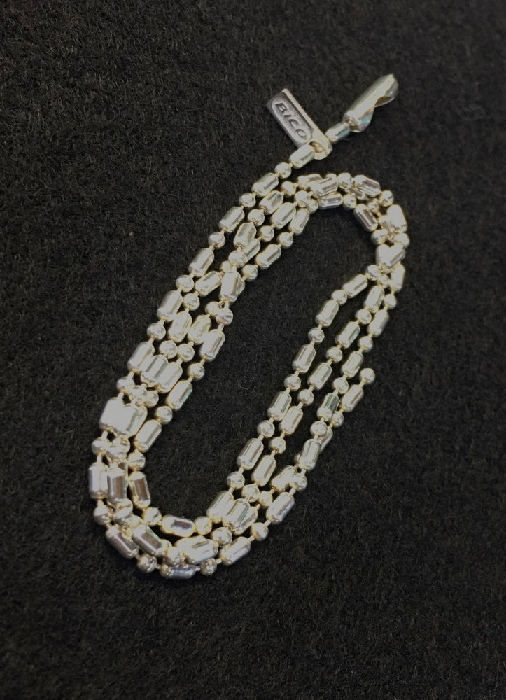 This 2mm (1/16″) ball chain is made from silver. 