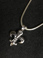 画像をギャラリービューアに読み込む, behind-fleur-de-life-pendant-and-silver-necklace. meaning : commander in life
