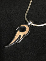 画像をギャラリービューアに読み込む, eagle-wing-pendant-and-silver-necklace. meaning : rites of passage, independent.
