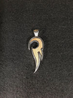 画像をギャラリービューアに読み込む, eagle-wing-pendant. meaning : rites of passage, independent.
