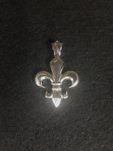 fleur-de-life-pendant. meaning : commander in life